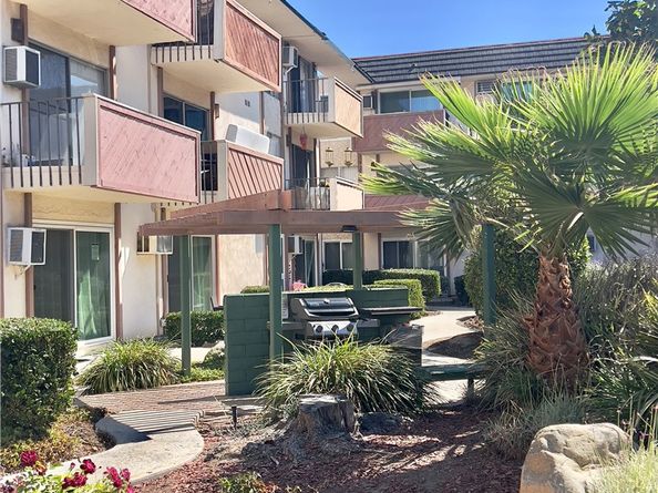 5585 E Pacific Coast 152, Long Beach CA 90804