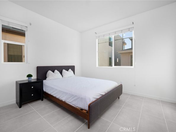 595 Cultivate, Irvine CA 92618