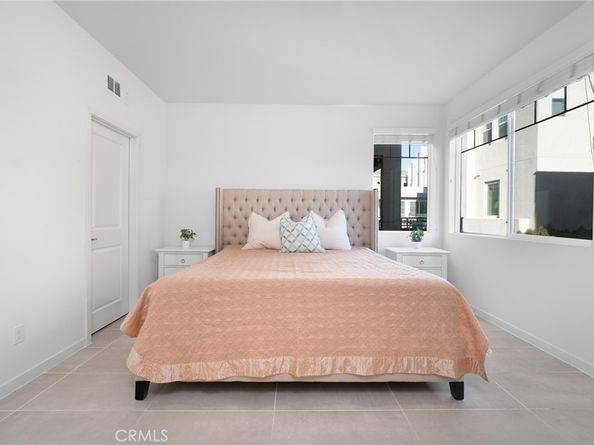 595 Cultivate, Irvine CA 92618