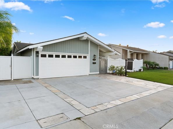 8592 Larkport Drive, Huntington Beach CA 92646