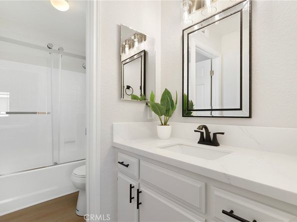 226 Greenmoor 95, Irvine CA 92614