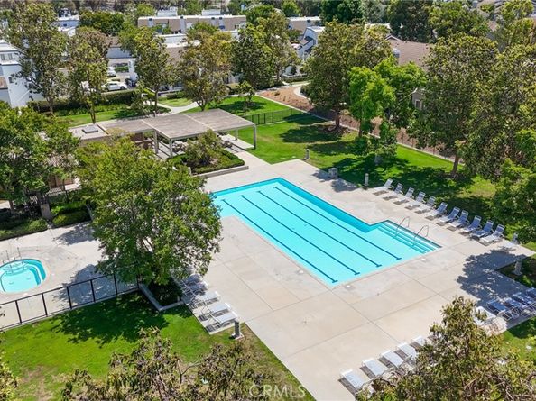 226 Greenmoor 95, Irvine CA 92614