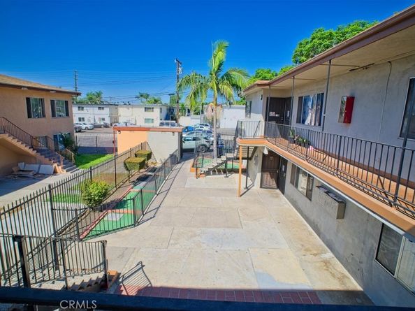 1402 S Minnie Street S, Santa Ana CA 92707
