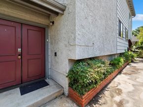 340 E Washington Boulevard 3, Pasadena CA 91104