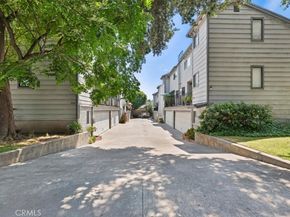 340 E Washington Boulevard 3, Pasadena CA 91104