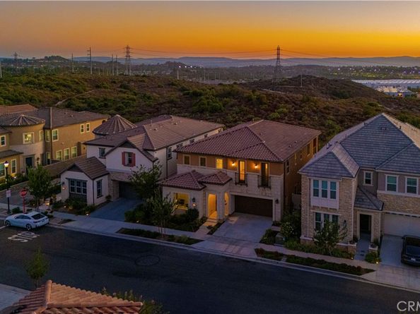 1186 Viejo Hills Dr, Lake Forest CA 92610