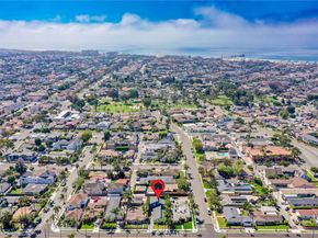 118 Adams Avenue, Huntington Beach CA 92648