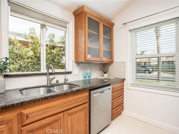118 Adams Avenue, Huntington Beach CA 92648