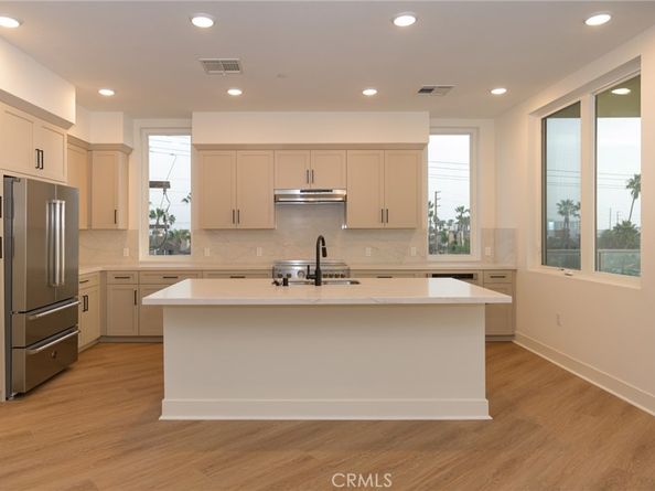 414 Main 400, Huntington Beach CA 92648