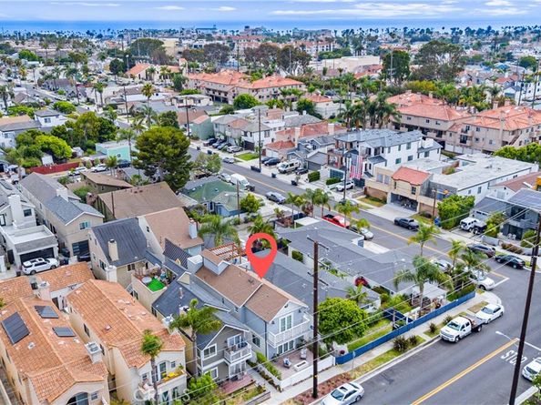 208 Indianapolis Avenue, Huntington Beach CA 92648