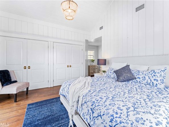 208 Indianapolis Avenue, Huntington Beach CA 92648