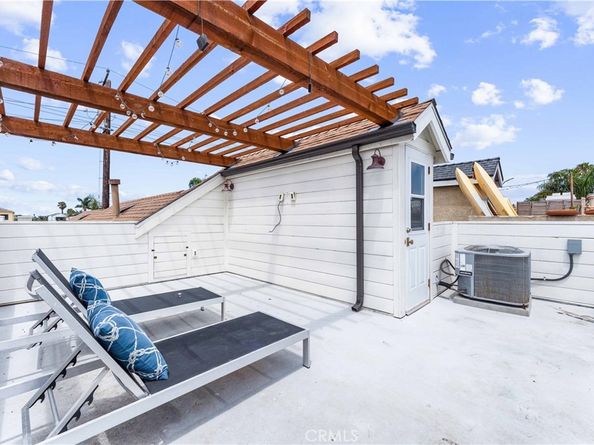 208 Indianapolis Avenue, Huntington Beach CA 92648