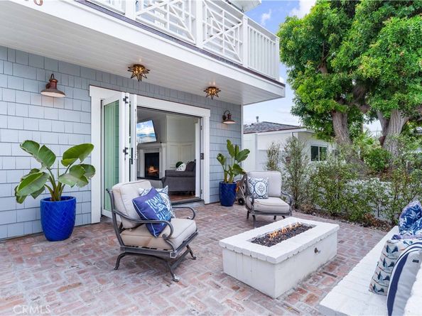 208 Indianapolis Avenue, Huntington Beach CA 92648