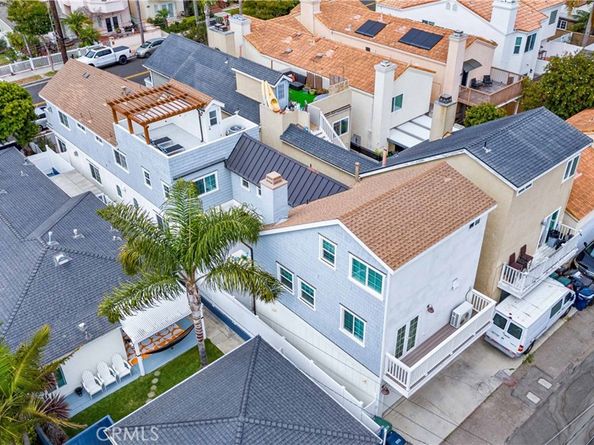 208 Indianapolis Avenue, Huntington Beach CA 92648