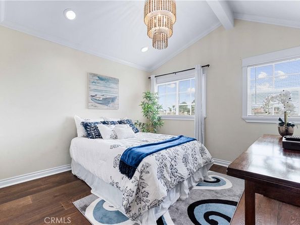 208 Indianapolis Avenue, Huntington Beach CA 92648
