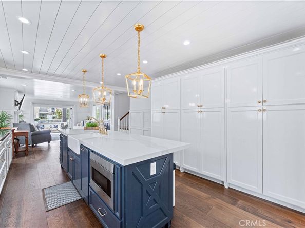 208 Indianapolis Avenue, Huntington Beach CA 92648