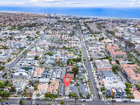 208 Indianapolis Avenue, Huntington Beach CA 92648
