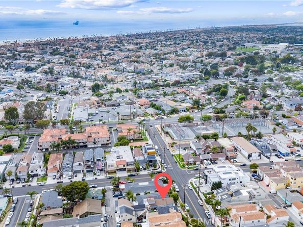 208 Indianapolis Avenue, Huntington Beach CA 92648
