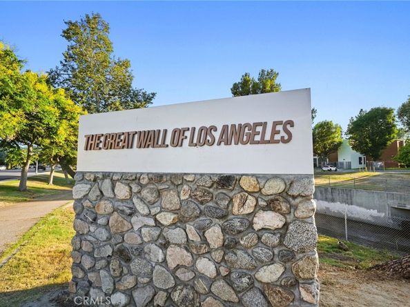 7057 Babcock Avenue, North Hollywood CA 91605