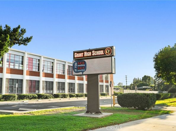 7057 Babcock Avenue, North Hollywood CA 91605