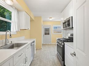 7057 Babcock Avenue, North Hollywood CA 91605
