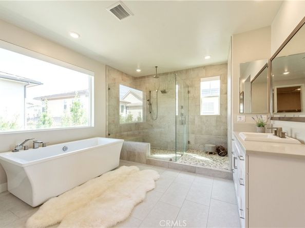 71 Einstein Way, Irvine CA 92618