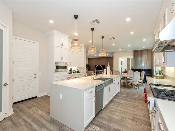 71 Einstein Way, Irvine CA 92618
