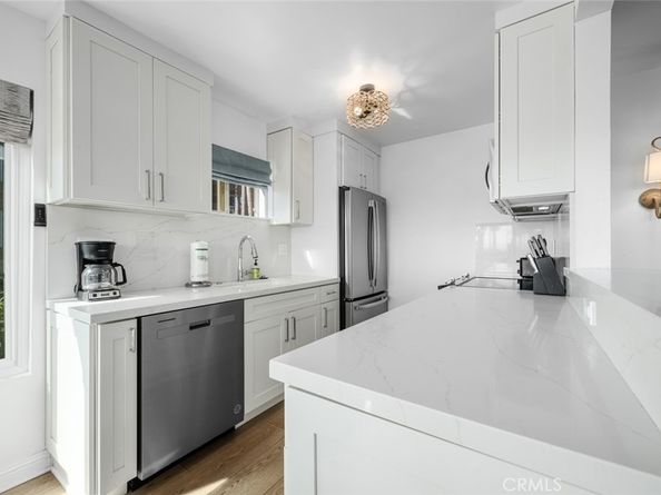 700 E Oceanfront, Newport Beach CA 92661