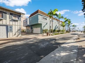 700 E Oceanfront, Newport Beach CA 92661
