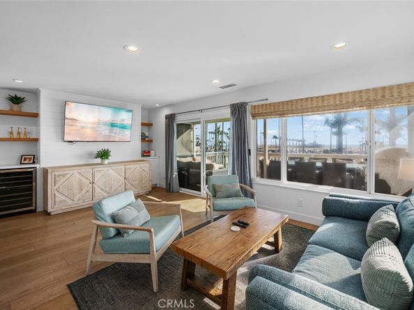 700 E Oceanfront, Newport Beach CA 92661