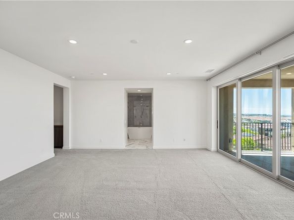 1062 Summit Oak Dr, Lake Forest CA 92679