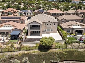 1062 Summit Oak Dr, Lake Forest CA 92679