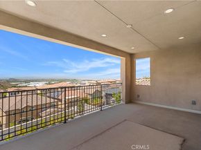 1062 Summit Oak Dr, Lake Forest CA 92679