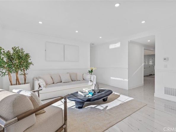 16401 Serenade Lane, Huntington Beach CA 92647