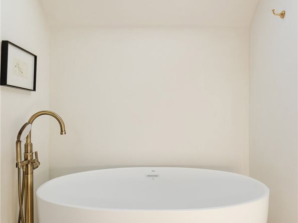 5415 Ash Street, Los Angeles CA 90042