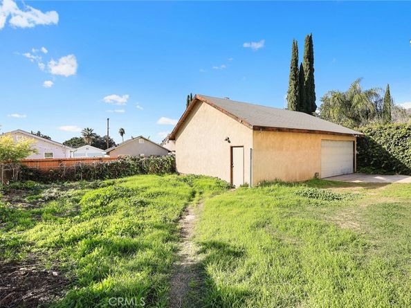 10833 McVine Ave Avenue, Sunland CA 91040