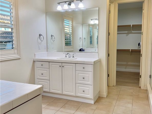 22 Lark, Lake Forest CA 92630