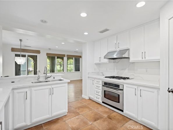 221 Lonetree, Irvine CA 92603