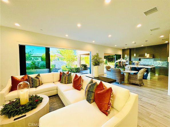 39 Barberry, Lake Forest CA 92630