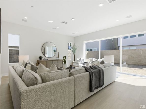 130 Paddlewheel, Lake Forest CA 92630