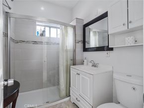 1320 W 50th Street, Los Angeles CA 90037