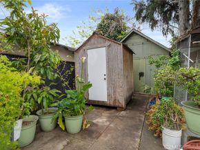 1320 W 50th Street, Los Angeles CA 90037