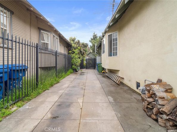 1320 W 50th Street, Los Angeles CA 90037