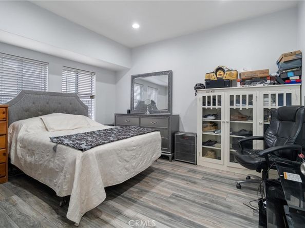 1320 W 50th Street, Los Angeles CA 90037
