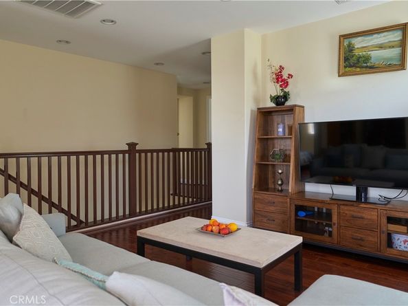 689 E Boxwood Lane, Azusa CA 91702