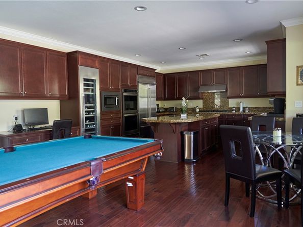 689 E Boxwood Lane, Azusa CA 91702