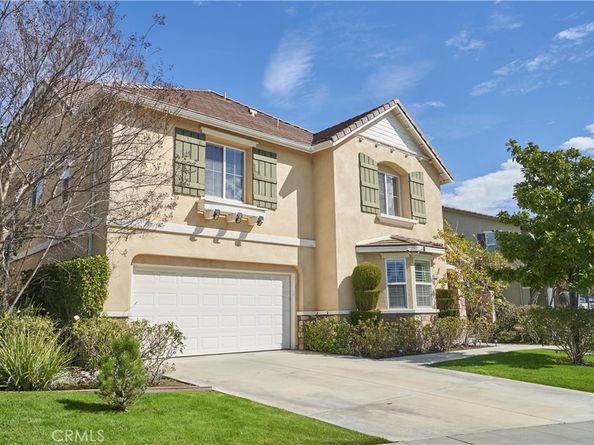 689 E Boxwood Lane, Azusa CA 91702
