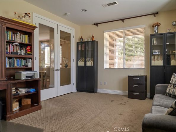 689 E Boxwood Lane, Azusa CA 91702