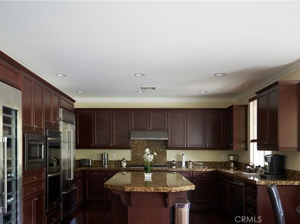 689 E Boxwood Lane, Azusa CA 91702