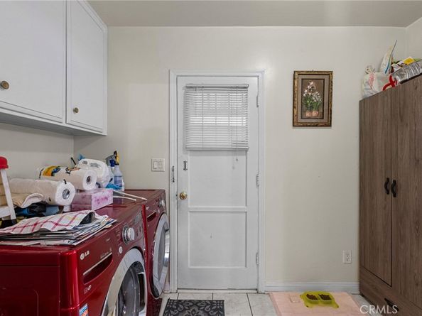 9453 Shoshone Ave, Northridge CA 91325